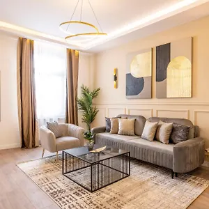  Appartamento Luxury & Classy With 3bedrm, 2bathrm